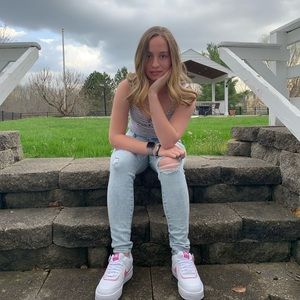 Meet your Posher, Emily